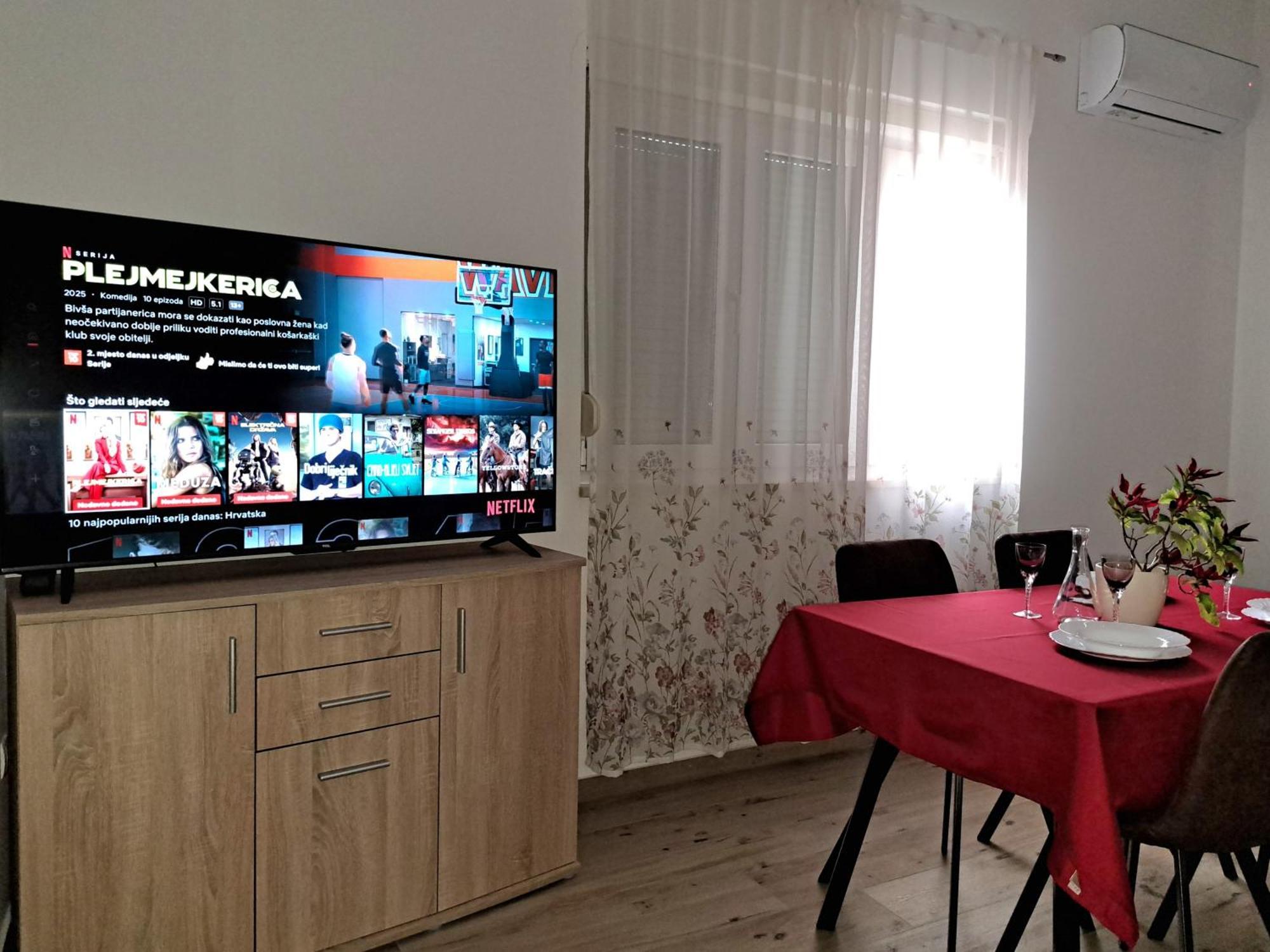 Holiday Apartman *